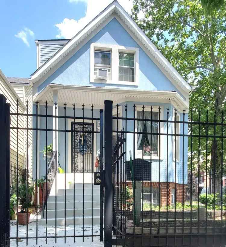 Single-family house For Sale in 1401, North Keeler Avenue, Chicago, Illinois