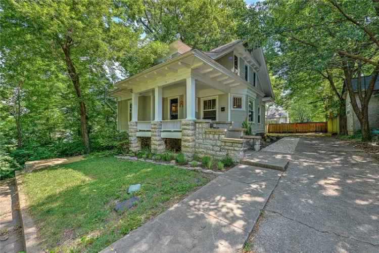 Single-family house For Sale in 413, South Madison Street, Siloam Springs, Arkansas