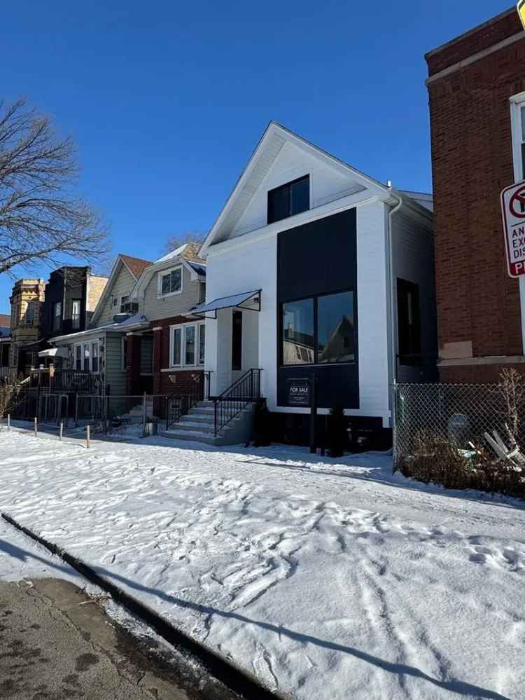 Single-family house For Sale in 1903, North Tripp Avenue, Chicago, Illinois