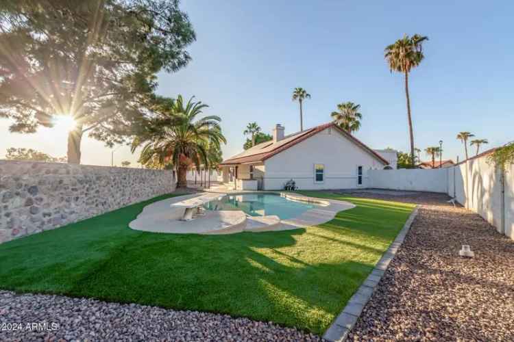 Single-family house For Sale in 18645, North 71st Drive, Glendale, Arizona