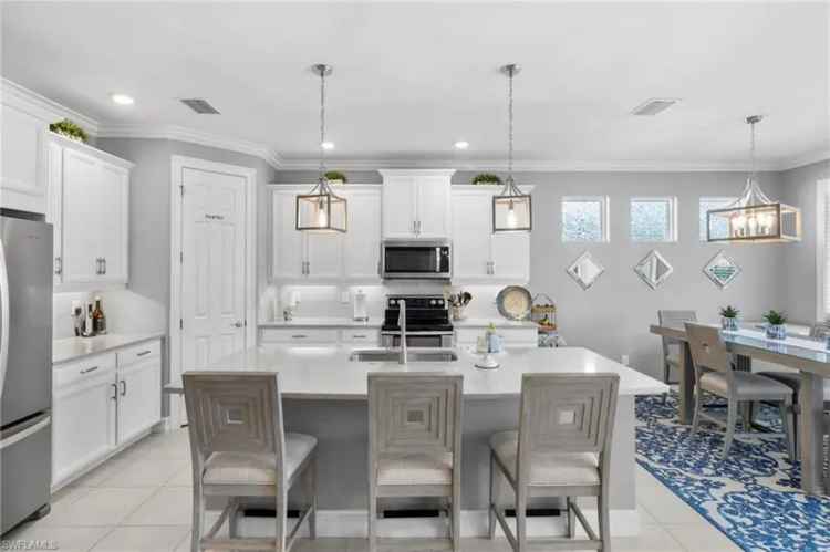 Single-family house For Sale in Bonita Springs, Florida