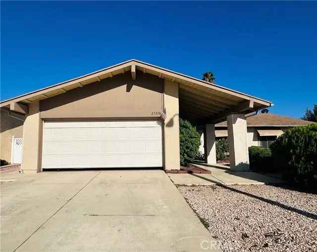 Single-family house For Sale in 27358, Comwell Street, Menifee, California