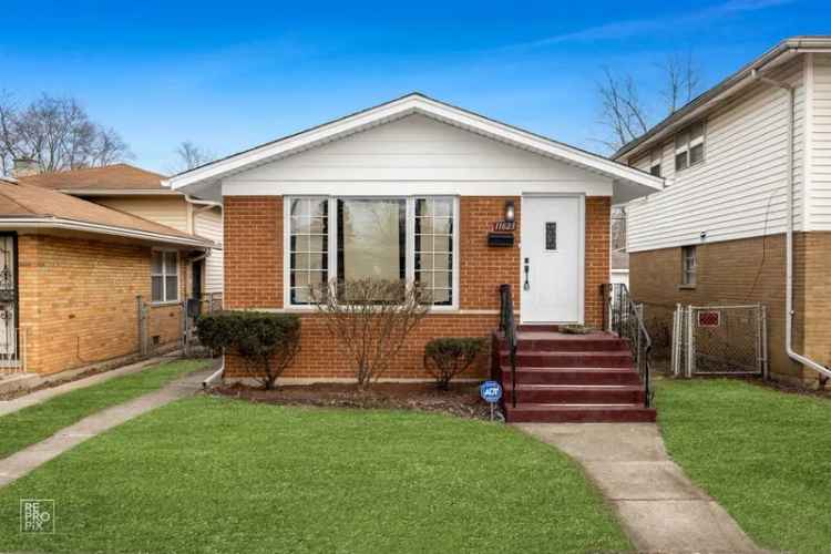 Single-family house For Sale in 11623, South Aberdeen Street, Chicago, Illinois