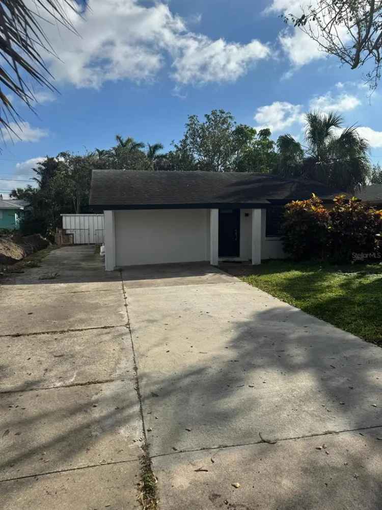 Single-family house For Sale in 3524, Chapel Drive, Sarasota, Florida