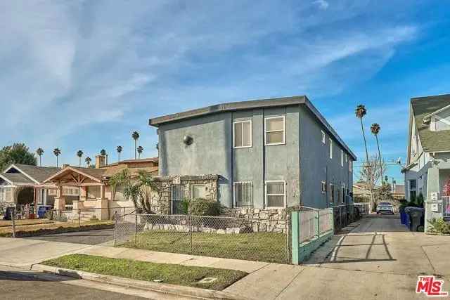 Multi-family house For Sale in 3919, Halldale Avenue, Los Angeles, California