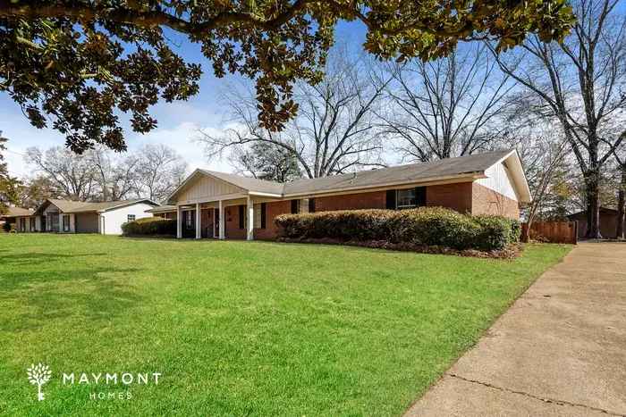 Updated 3-Bedroom Home in Lake Trace Jackson MS