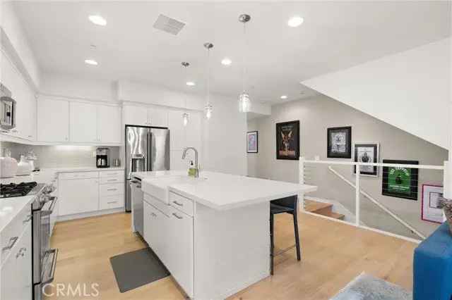 Single-family house For Sale in 2503, State Street, Carlsbad, California