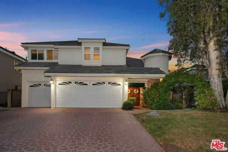 Single-family house For Sale in 29921, Trail Creek Drive, Agoura Hills, California