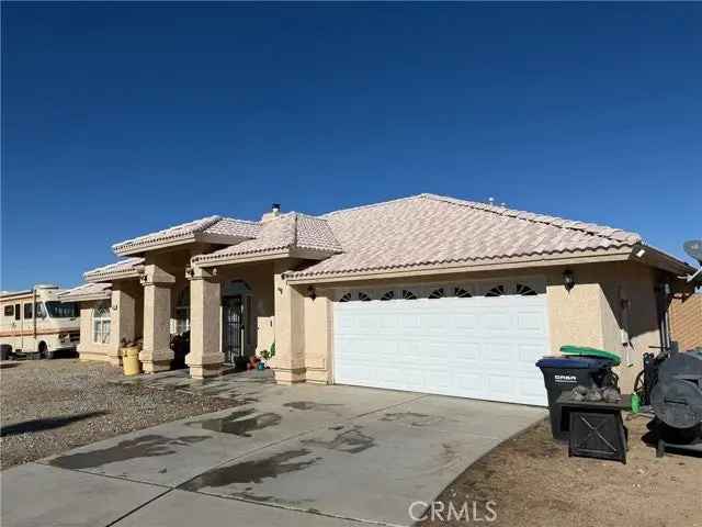 Single-family house For Sale in 6532, Chevoit Road, Phelan, California