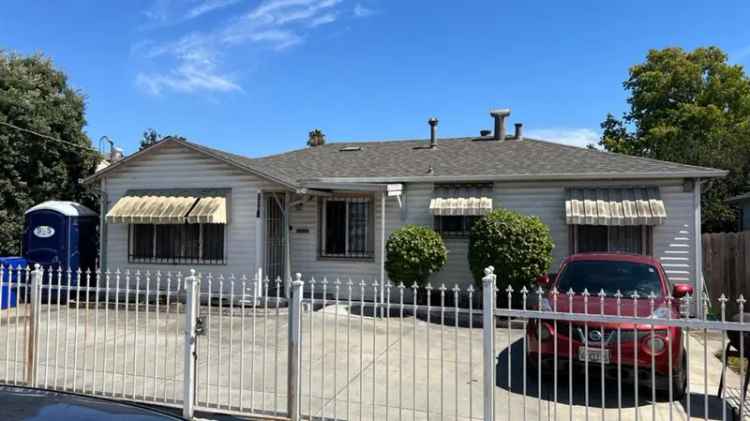 Single-family house For Sale in 124, Hunter Avenue, Oakland, California