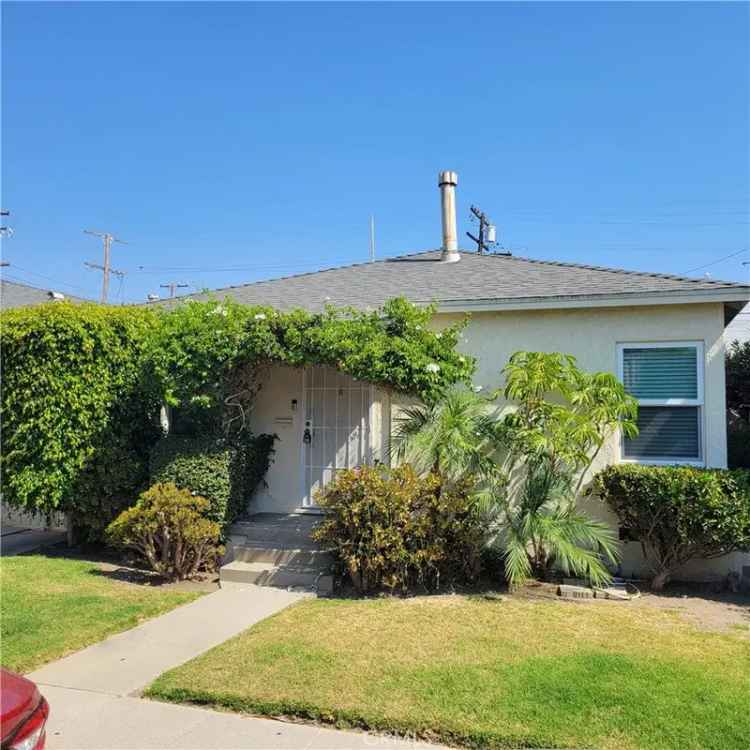 Multi-family house For Sale in 176, Saint Joseph Avenue, Long Beach, California