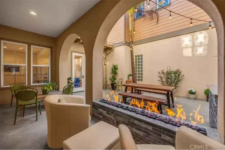 Single-family house For Sale in 21247, Ronda Circle, Huntington Beach, California