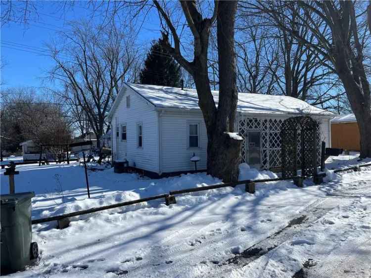 Single-family house For Sale in 513, North 10th Street, Charleston, Illinois