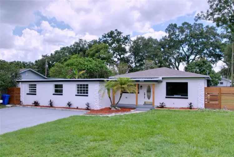 Single-family house For Sale in Tampa, Florida