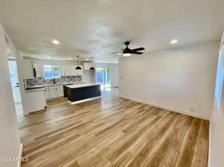 Single-family house For Sale in 2213, East Janice Way, Phoenix, Arizona