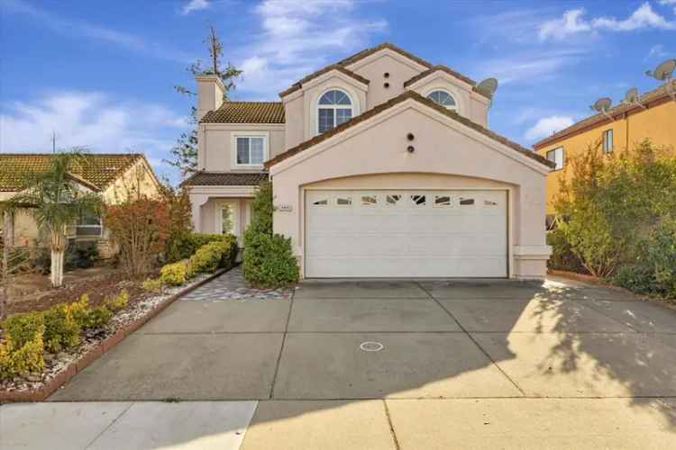 Single-family house For Sale in Elk Grove, California