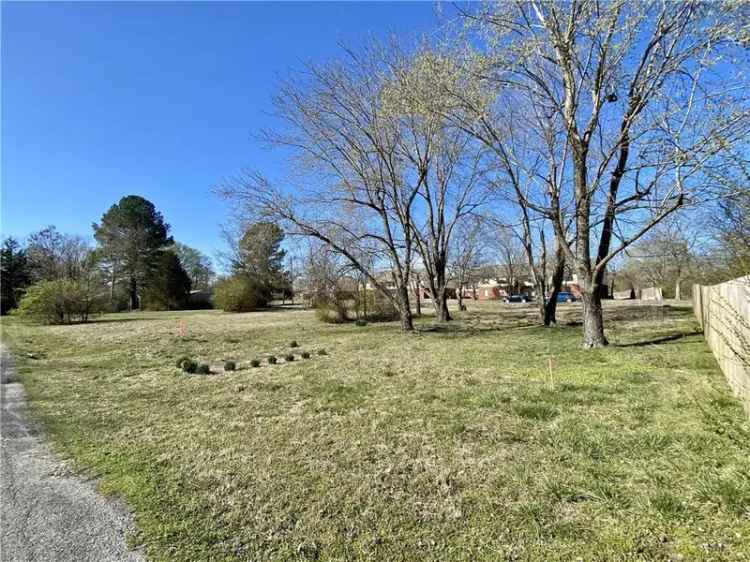 Land For Sale in Fayetteville, Arkansas