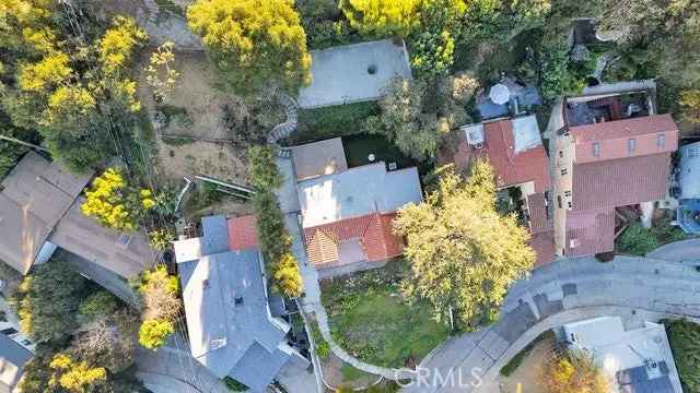 Single-family house For Sale in 11652, Picturesque Drive, Los Angeles, California