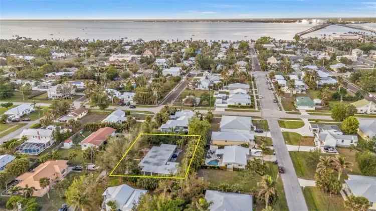 Multi-family house For Sale in 418, Durrance Street, Punta Gorda, Florida