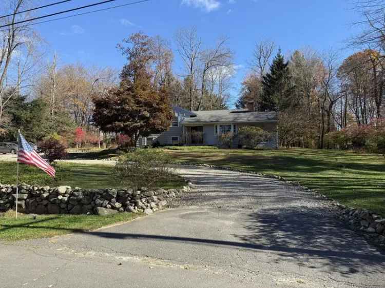 Single-family house For Sale in 116, Silver Spring Lane, Ridgefield, Connecticut