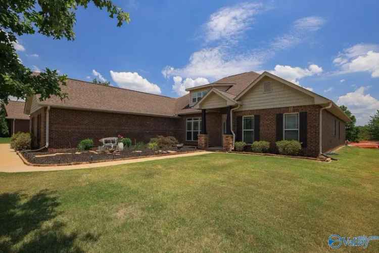 Single-family house For Sale in 422, East River Landing Boulevard, Huntsville, Alabama