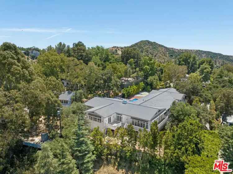 Single-family house For Sale in 9669, Oak Pass Road, Beverly Hills, California