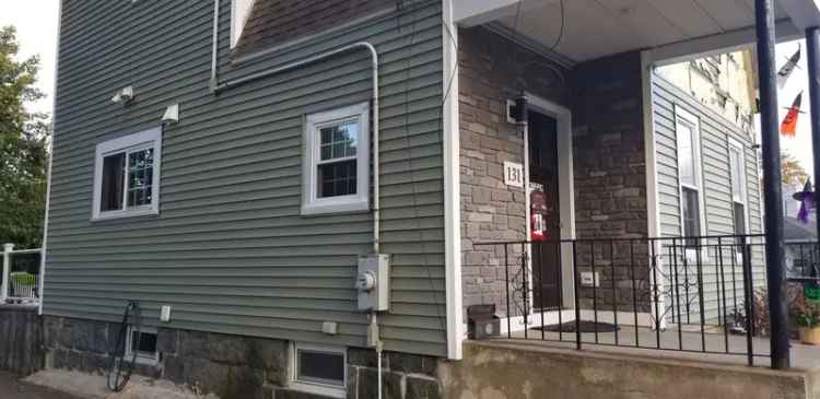 Single-family house For Sale in 131, Geddes Terrace, Waterbury, Connecticut