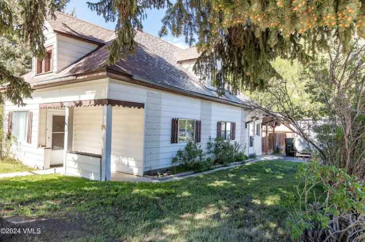 Single-family house For Sale in 192, Main Street, Minturn, Colorado