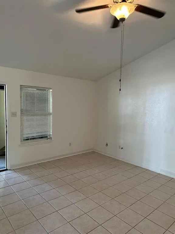 Duplex For Rent in 12004, Arrowwood Drive, Austin, Texas