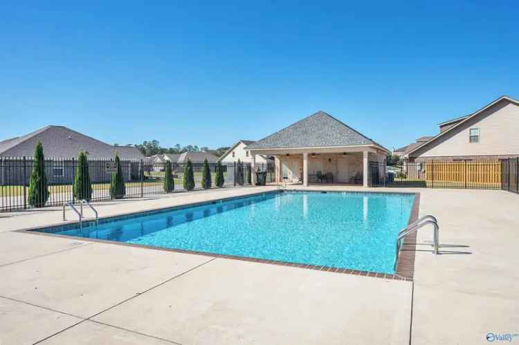 Single-family house For Sale in Triana, Alabama