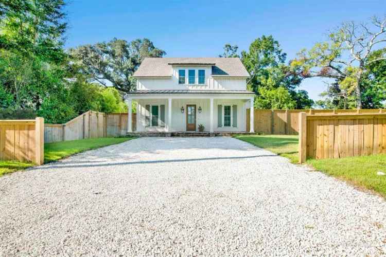 Single-family house For Sale in 214, Seminole Avenue, Fairhope, Alabama