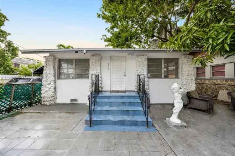 Multi-family house For Sale in 320, Northwest 11th Avenue, Miami, Florida