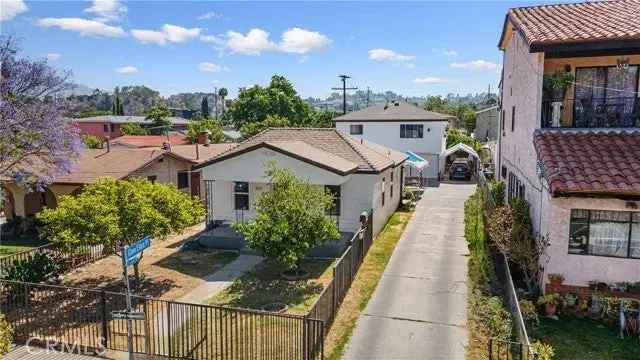 Multi-family house For Sale in 301, South Avenue 55, Los Angeles, California