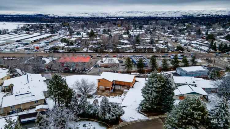 Single-family house For Sale in 9520, West Knottingham Drive, Boise, Idaho