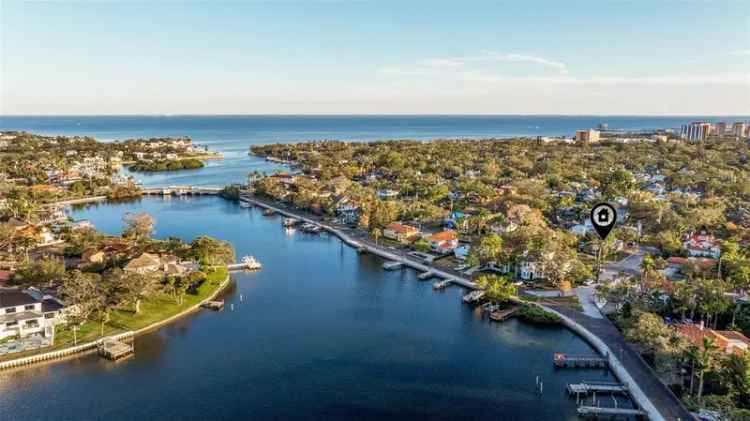 Single-family house For Sale in 400, 22nd Avenue Northeast, Saint Petersburg, Florida