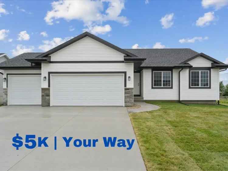 Single-family house For Sale in 6143, Cope Drive, Marion, Iowa