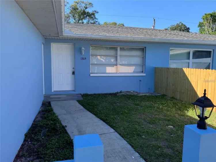 Multi-family house For Sale in 1304, Amble Lane, Clearwater, Florida