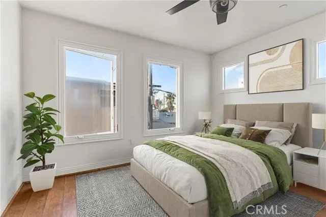 Single-family house For Sale in 16382, North Pacific Avenue, Huntington Beach, California