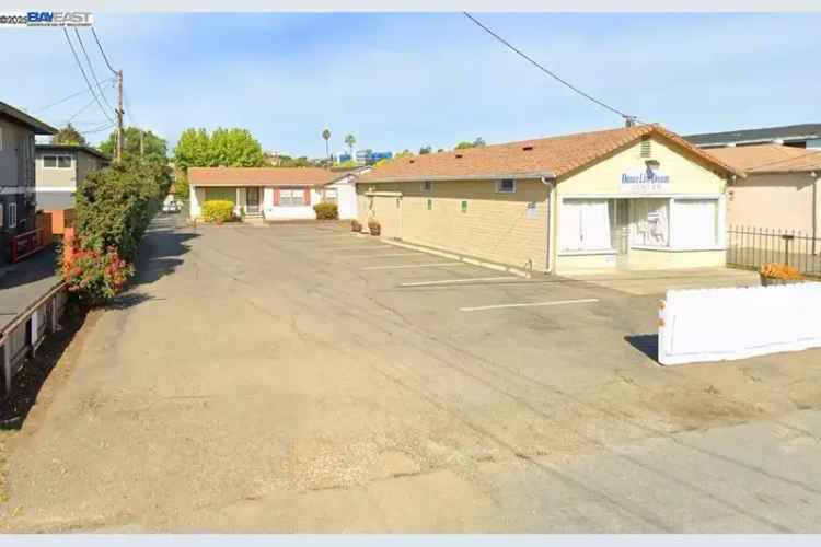 Multi-family house For Sale in 20393, Anita Avenue, Castro Valley, California