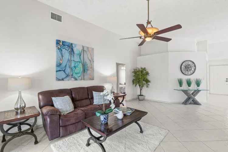 Single-family house For Sale in 68, Heather Cove Drive, Boynton Beach, Florida