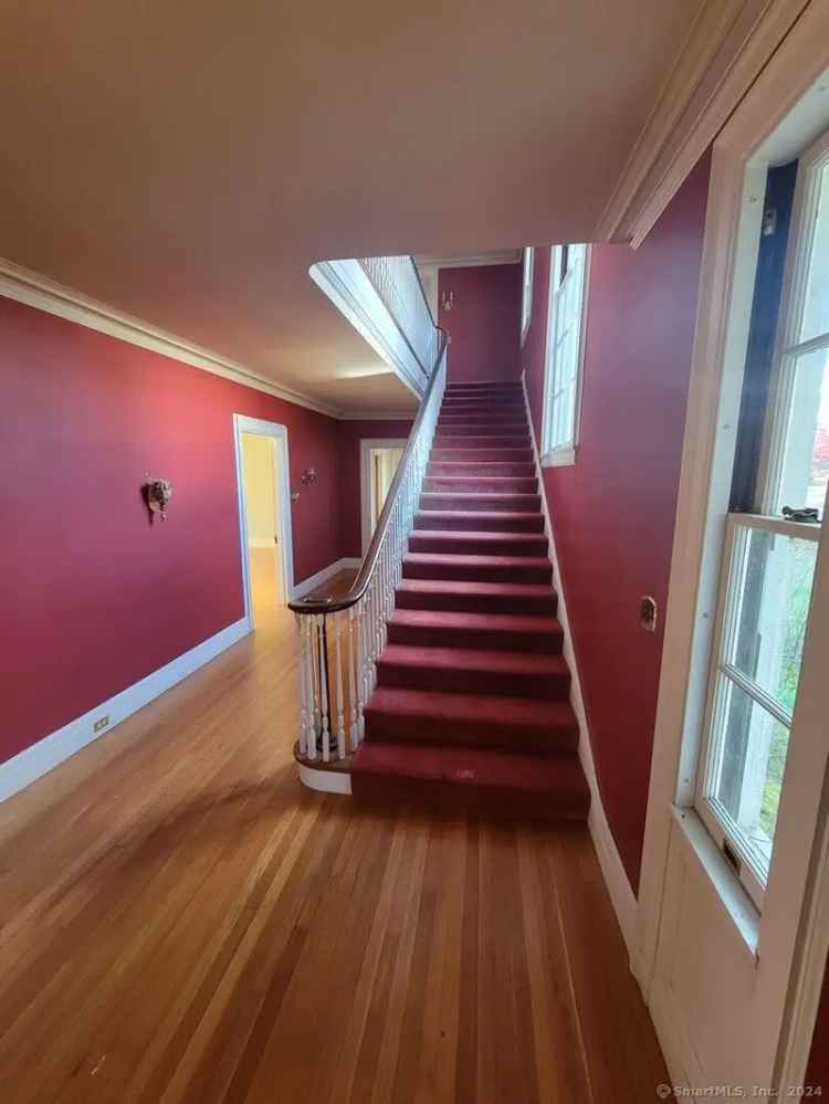 Single-family house For Sale in 29, Rockwell Avenue, Naugatuck, Connecticut