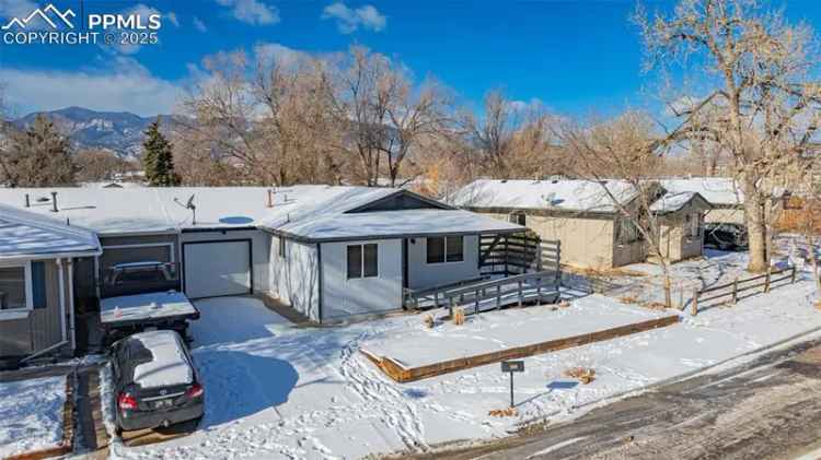 Single-family house For Sale in 1859, Monterey Road, Colorado Springs, Colorado