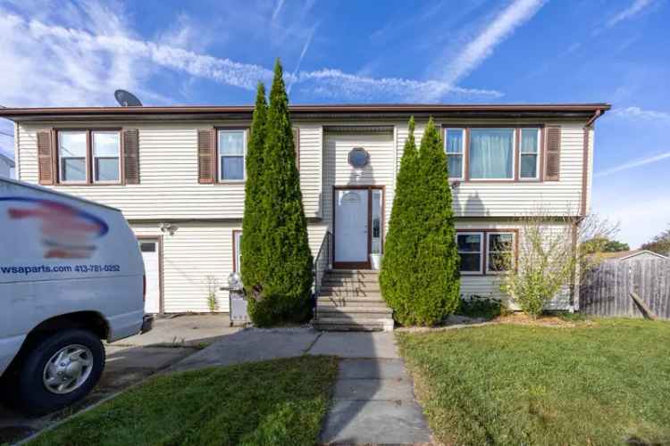 Single-family house For Sale in 39, Hillsdale Avenue, Waterbury, Connecticut