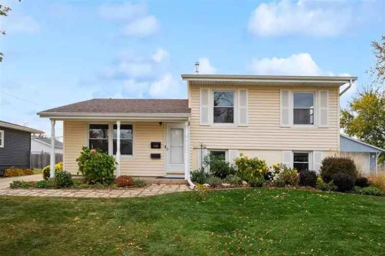 Single-family house For Sale in 440, Elder Lane Northwest, Cedar Rapids, Iowa