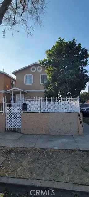 Single-family house For Sale in 9551, Grandee Avenue, Los Angeles, California