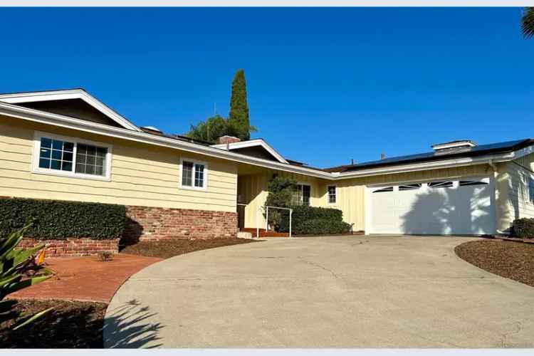 Single-family house For Sale in 5970, Del Cerro Boulevard, San Diego, California