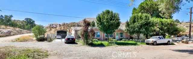 Single-family house For Sale in Homeland, California