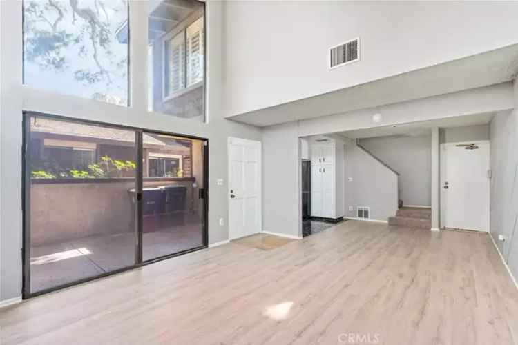 Condo For Sale in Long Beach, California