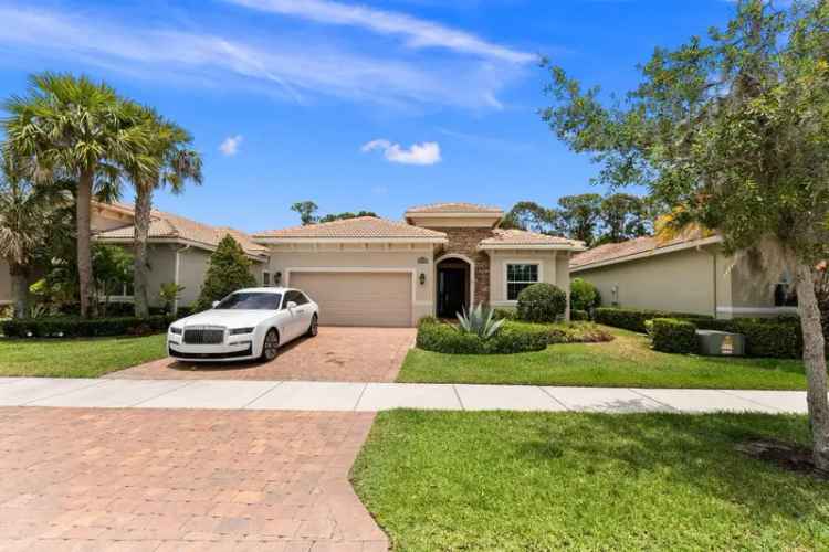 Single-family house For Sale in 10997, Southwest Visconti Way, Port Saint Lucie, Florida