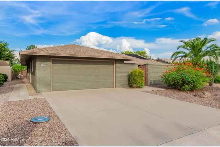 Single-family house For Sale in 17603, North Lindgren Avenue, Sun City, Arizona